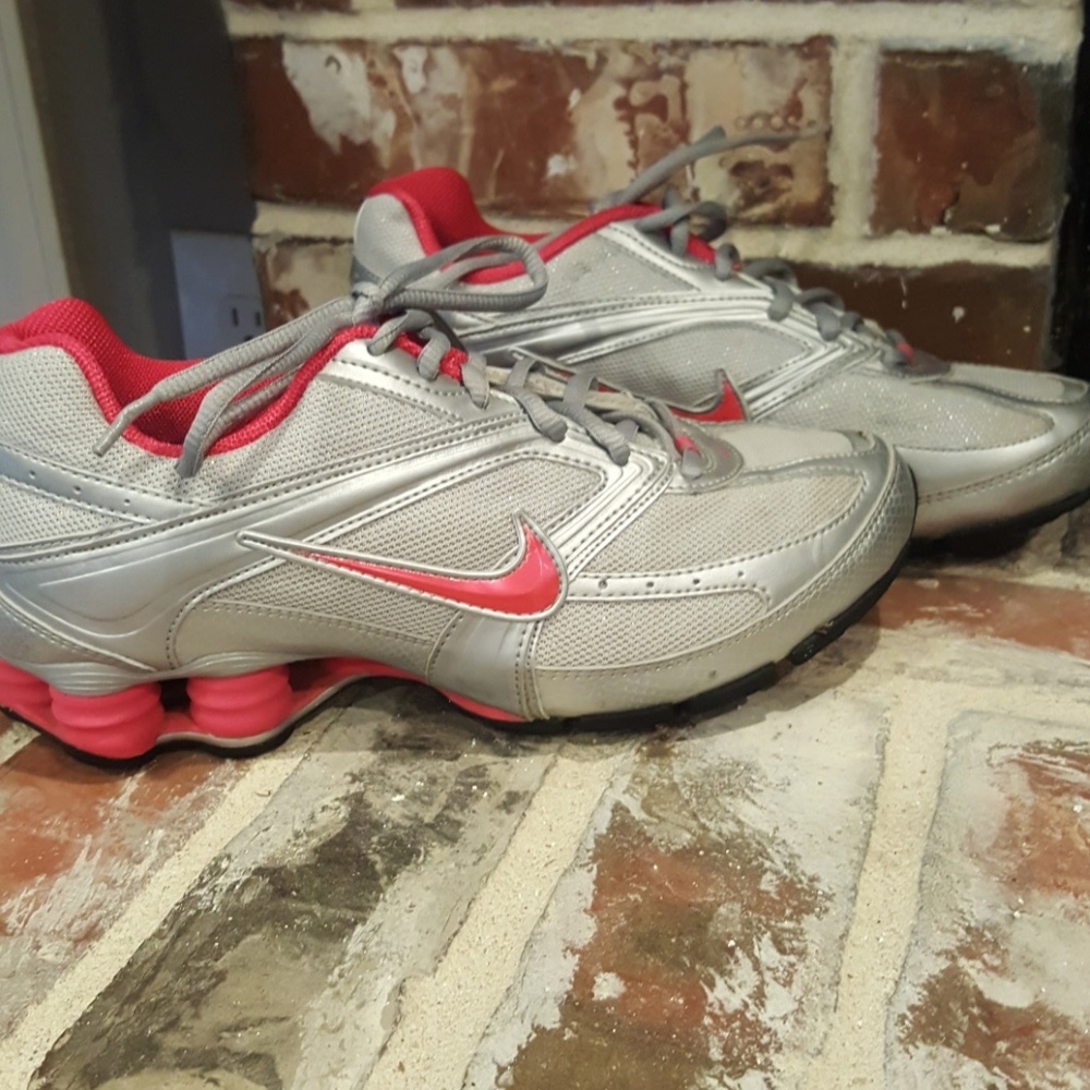 Nike Reveal 3 Shox